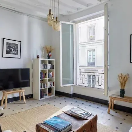 Les Secrets De La Rue Dauphine Apartment Paris