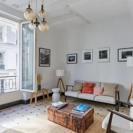 Les Secrets De La Rue Dauphine