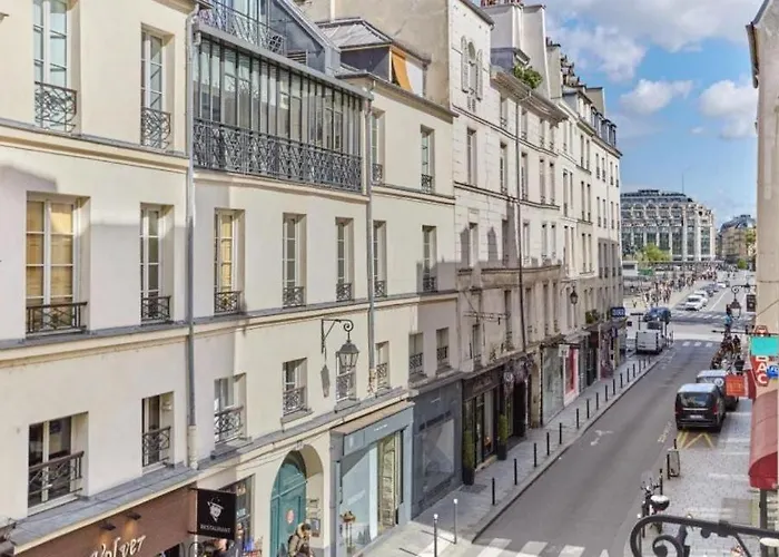 Les Secrets De La Rue Dauphine Париж